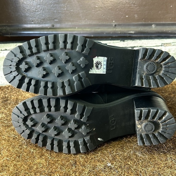 UGG Hazel Waterproof Chelsea Ankle Boots Black Size 8.5 Lightly Used - Picture 8 of 10